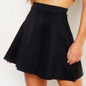 🖤 BooHoo  | Black Skater Skirt (Petite)